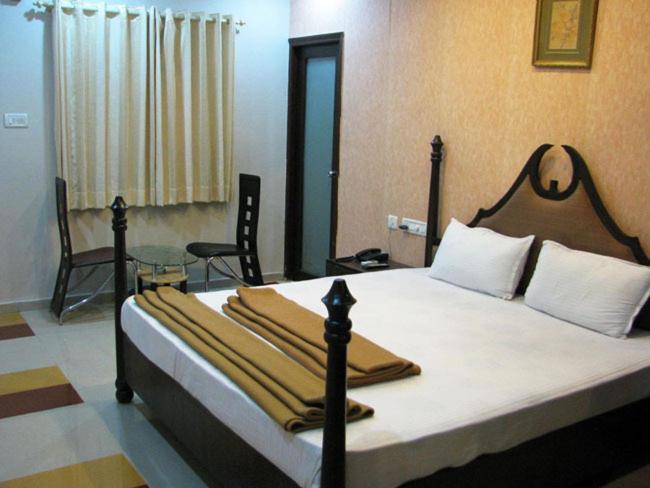 Aum Health Resort Vadodara Zimmer foto