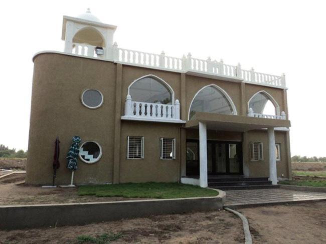 Aum Health Resort Vadodara Exterior foto