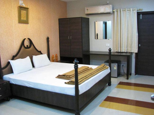 Aum Health Resort Vadodara Exterior foto