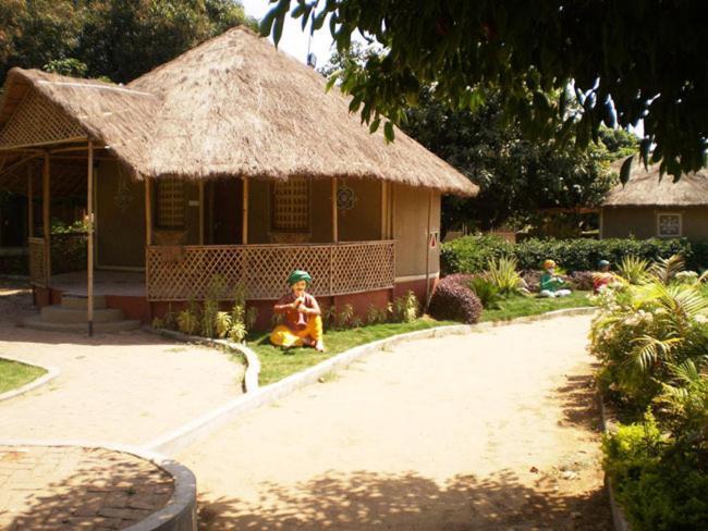 Aum Health Resort Vadodara Exterior foto